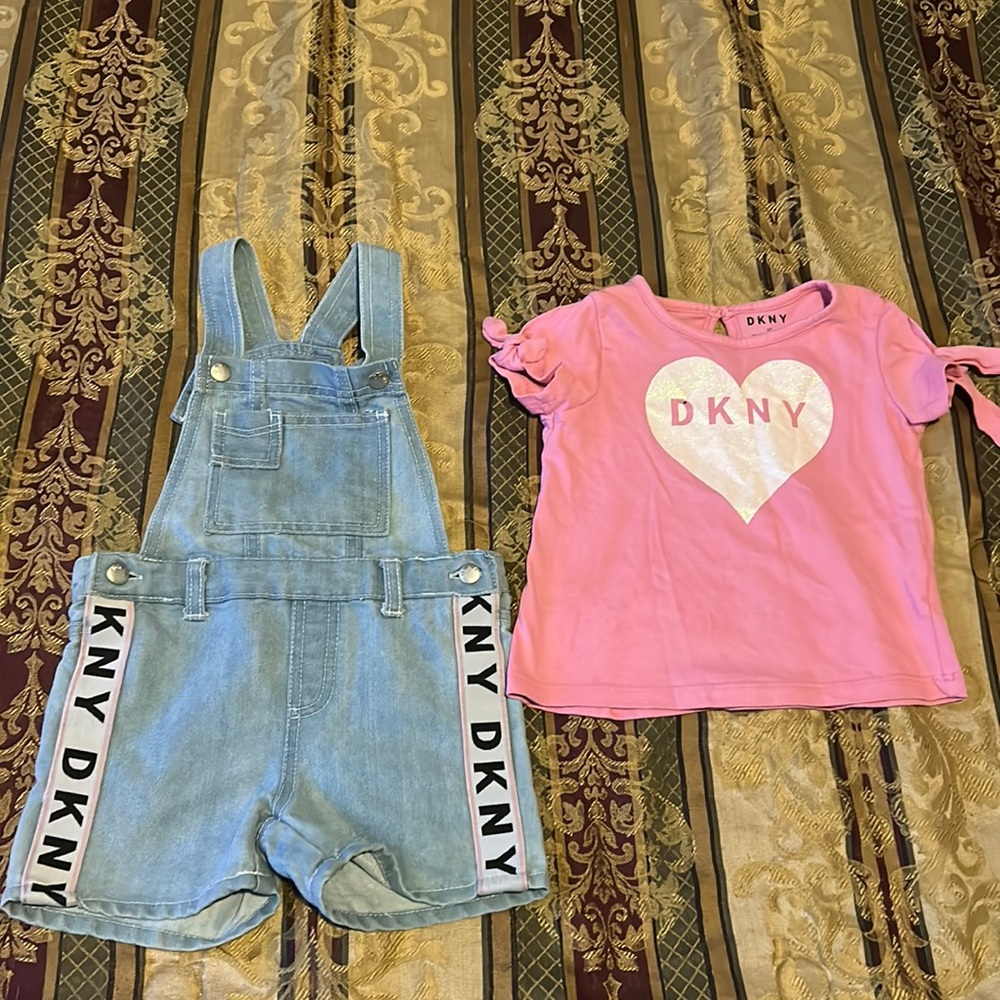 Super cute lil girl 2 piece DKNY Overalls set size 3T